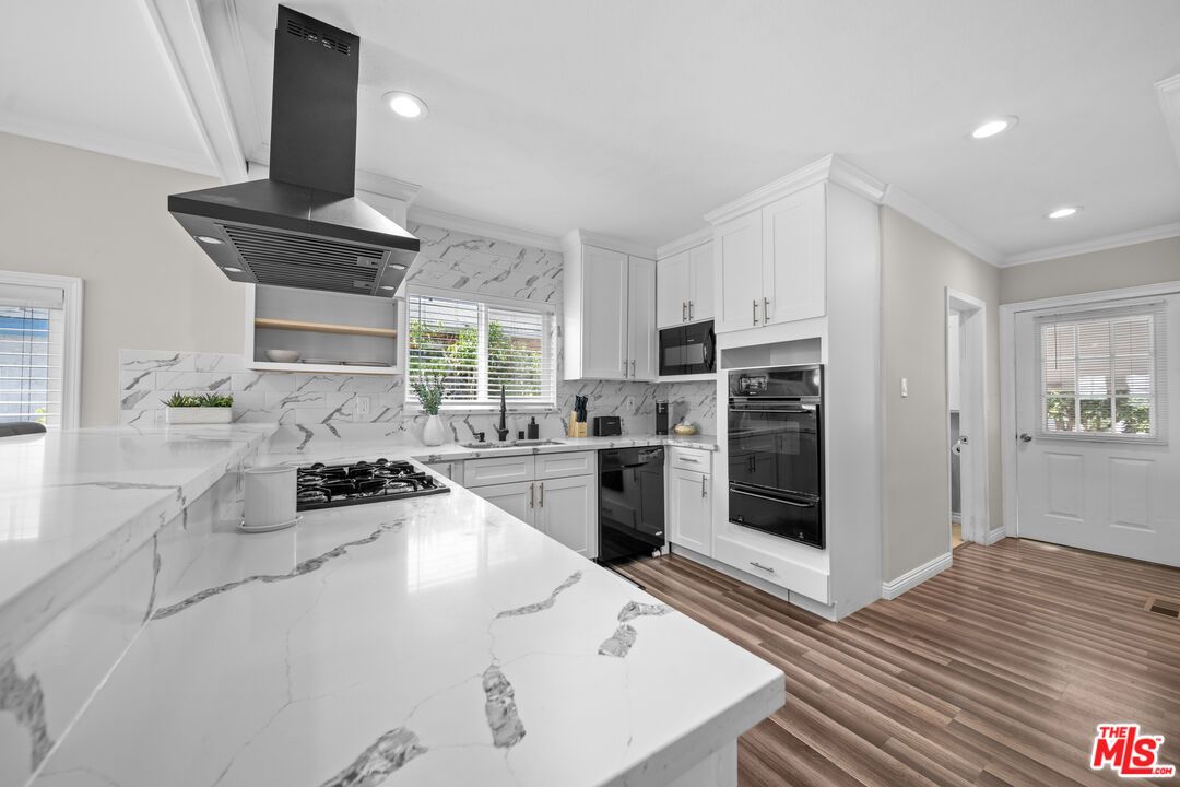 Interior, Kitchen, Marble Walls, Recessed Lighting, Wood Texture Flooring