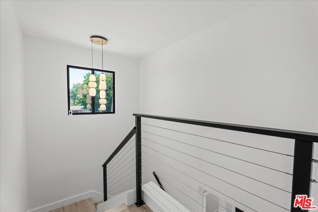 Interior, Pendant Lights, Wood Texture Flooring