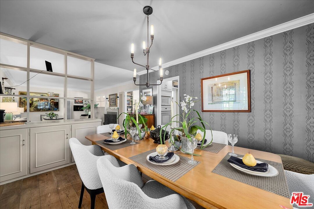 Chandelier, Dining room, Interior, Pendant Lights, Wood Texture Flooring