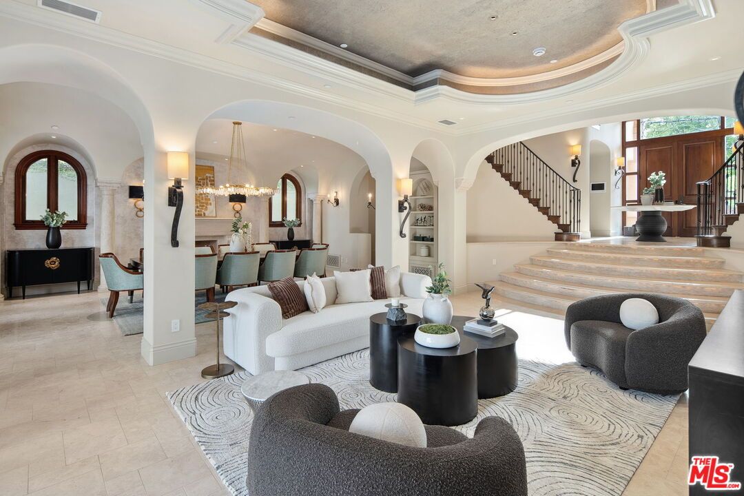 Chandelier, Dining room, Interior, Living room, Pendant Lights, Recessed Lighting