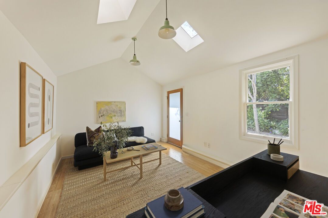 Interior, Living room, Pendant Lights, Wood Texture Flooring
