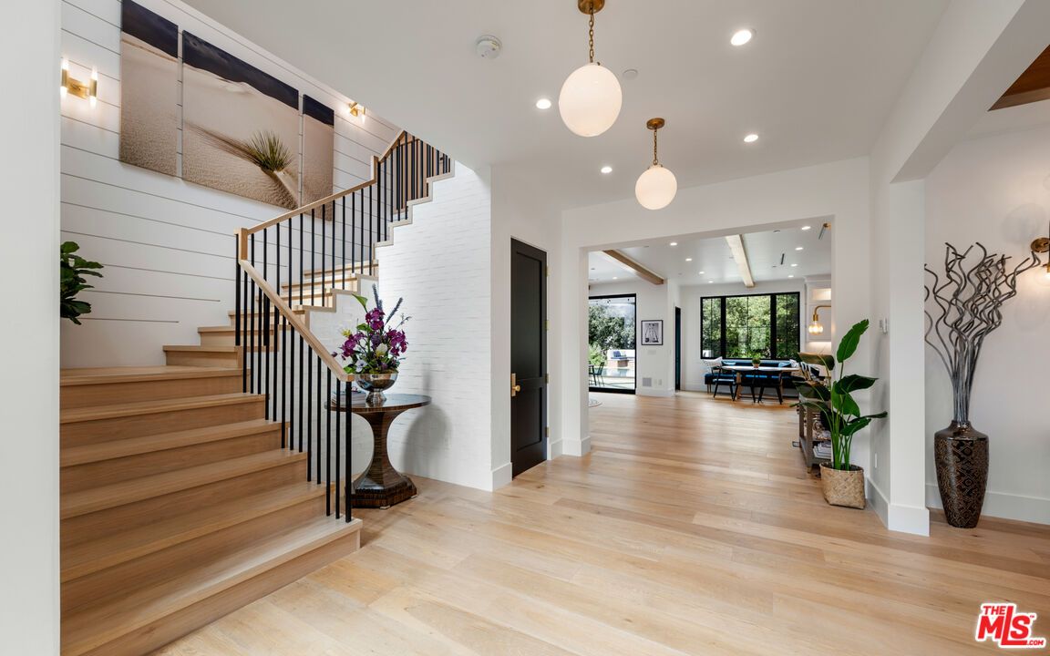 Interior, Pendant Lights, Recessed Lighting, Wood Texture Flooring