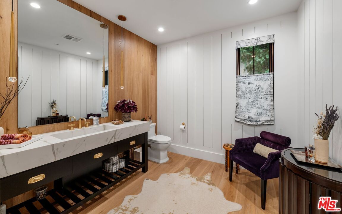 Bathroom, Interior, Recessed Lighting, Wood Texture Flooring