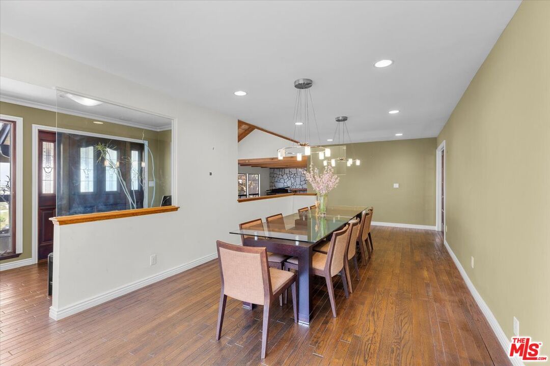 Dining room, Interior, Pendant Lights, Recessed Lighting, Wood Texture Flooring