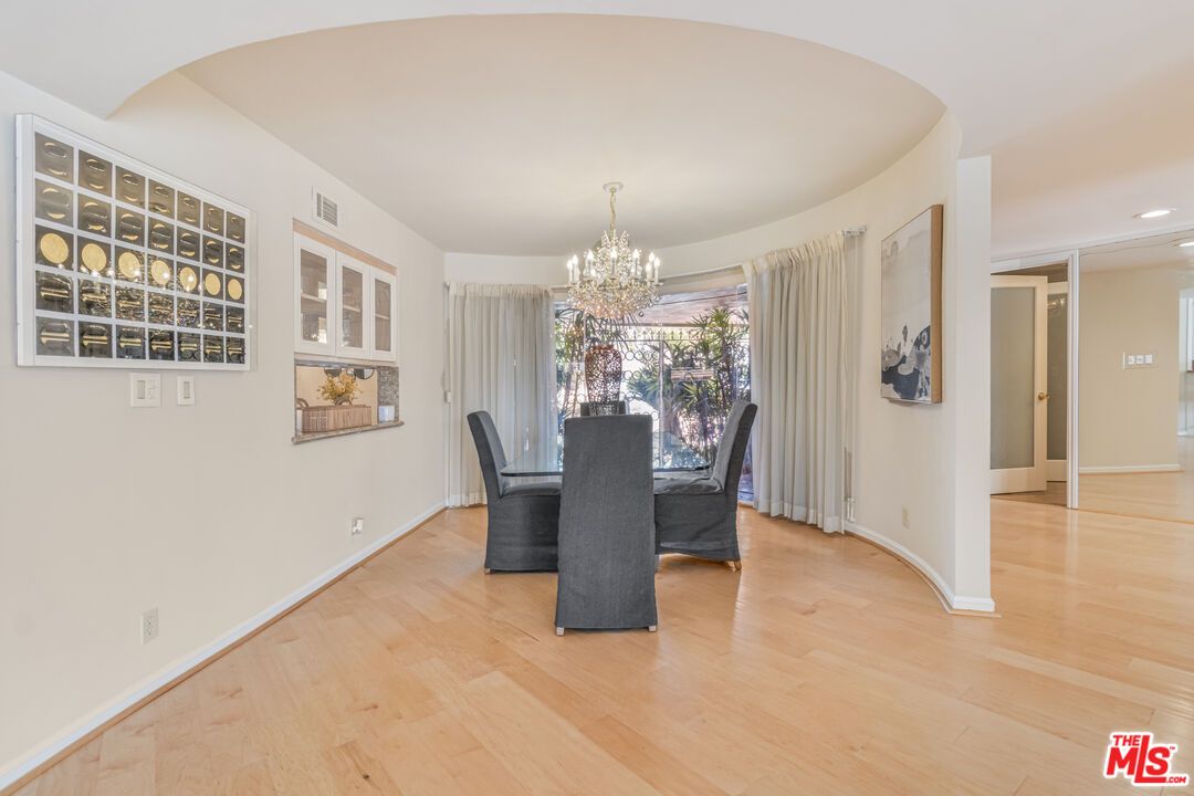 Chandelier, Dining room, Interior, Recessed Lighting, Wood Texture Flooring