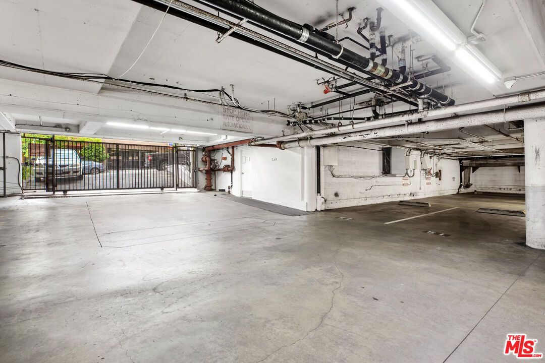 Garage, Interior