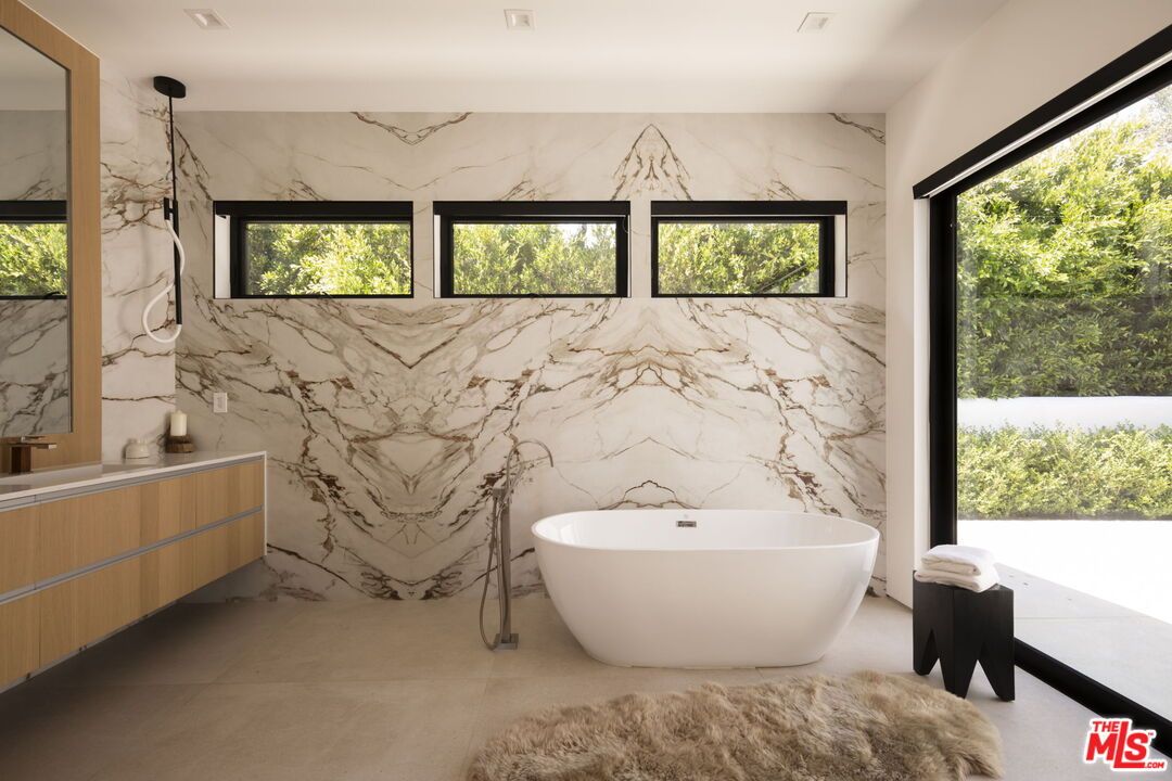 Bathroom, Free Standing Baths, Interior, Marble Walls