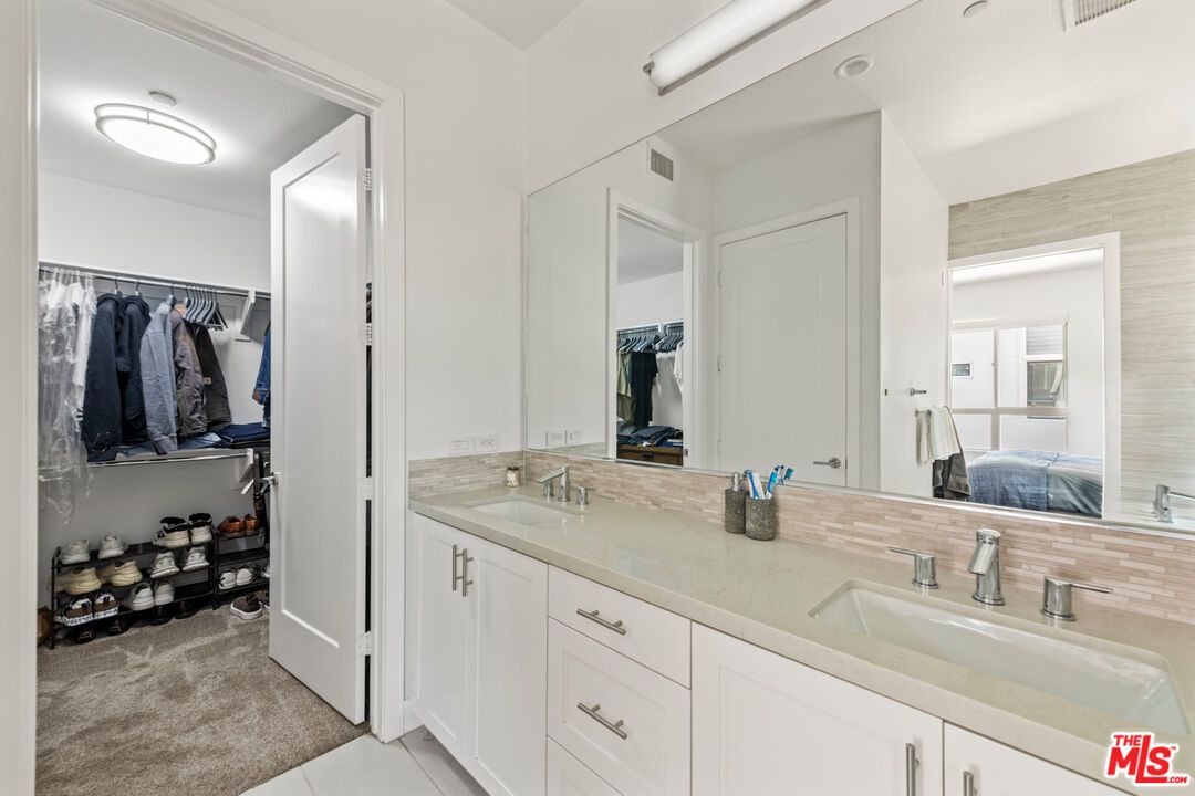 Bathroom, Dual Sink Vanities, Interior, Walk-in Closets