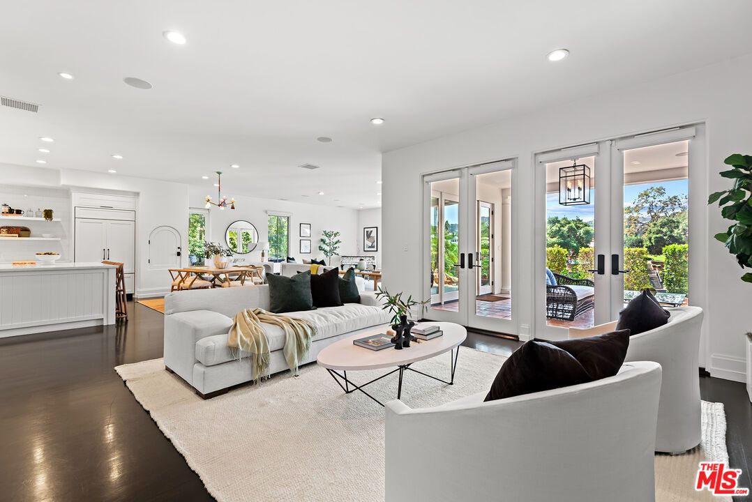 Dining room, Interior, Kitchen, Living room, Pendant Lights, Recessed Lighting, Wood Texture Flooring