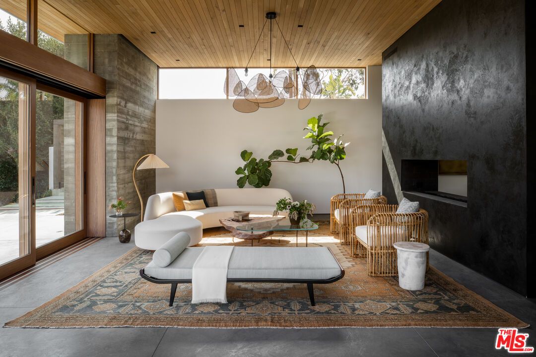 Interior, Living room, Pendant Lights, Recessed Lighting, Wooden Ceilings