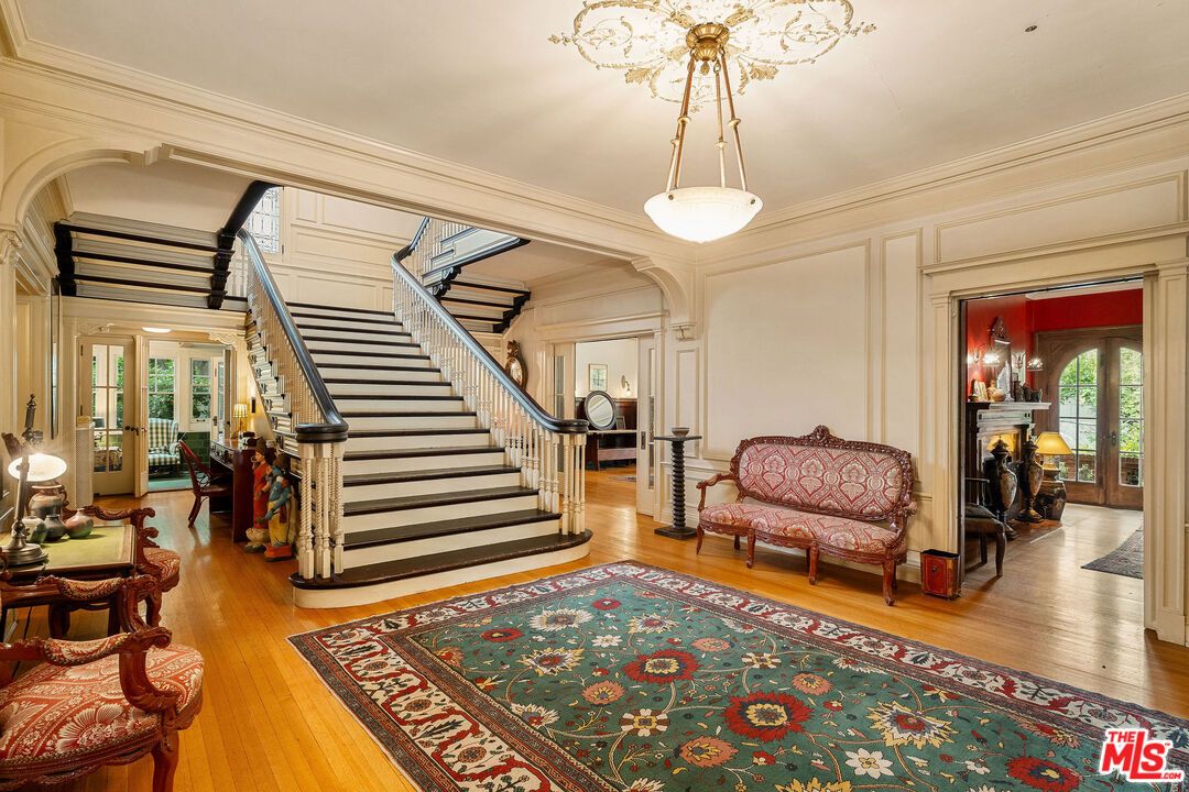 Chandelier, Interior, Wood Texture Flooring