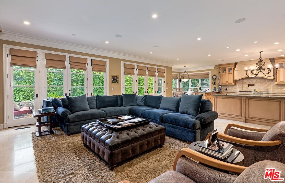 Chandelier, Interior, Kitchen, Living room, Pendant Lights, Recessed Lighting