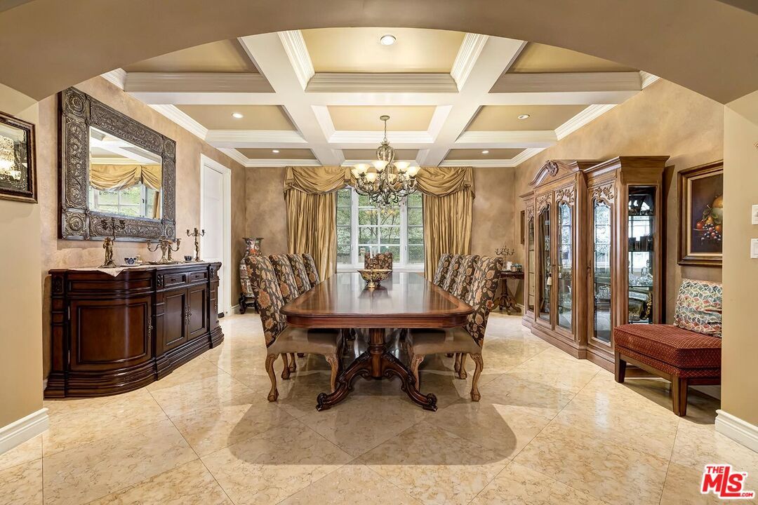 Chandelier, Dining room, Interior, Recessed Lighting