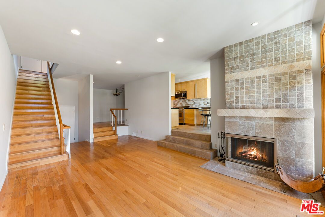 Fireplace, Interior, Kitchen, Recessed Lighting, Wood Texture Flooring