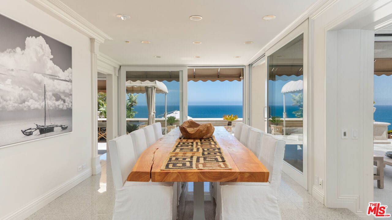 Dining room, Interior, Recessed Lighting, Water