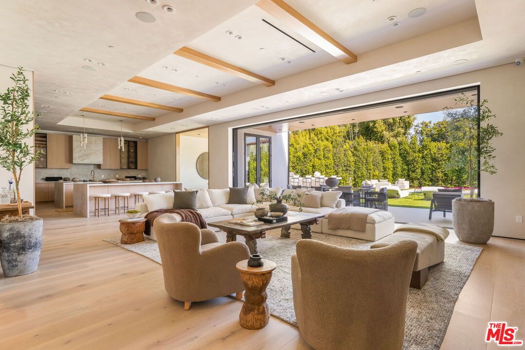 Interior, Living room, Pendant Lights, Recessed Lighting, Wood Texture Flooring