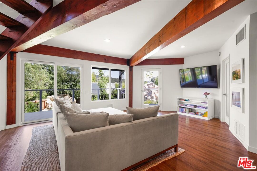 Interior, Living room, Recessed Lighting, Wooden Beams, Wood Texture Flooring