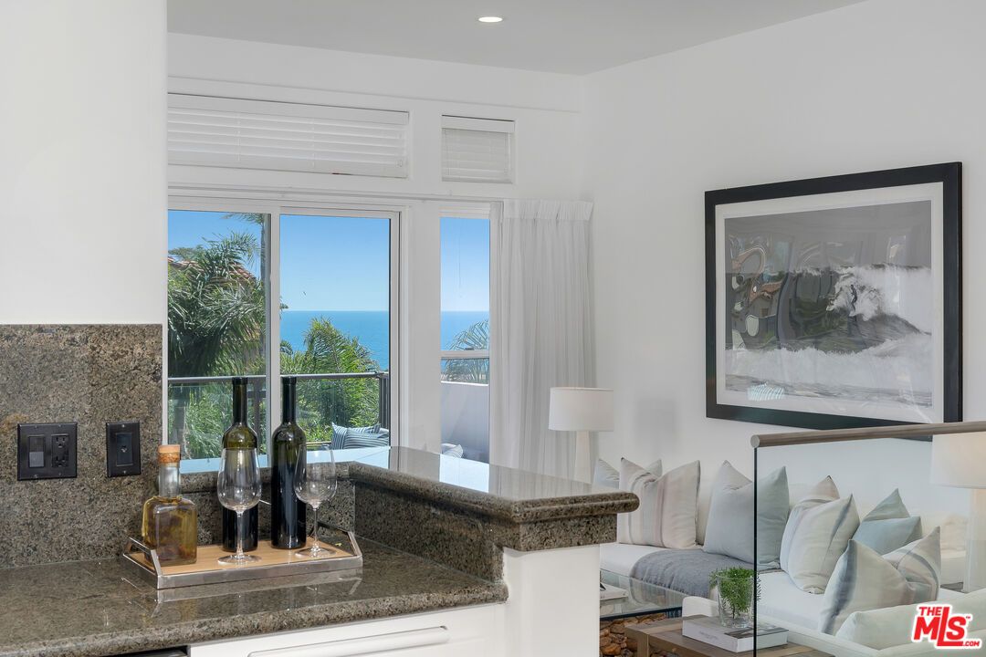 Interior, Living room, Recessed Lighting, Water