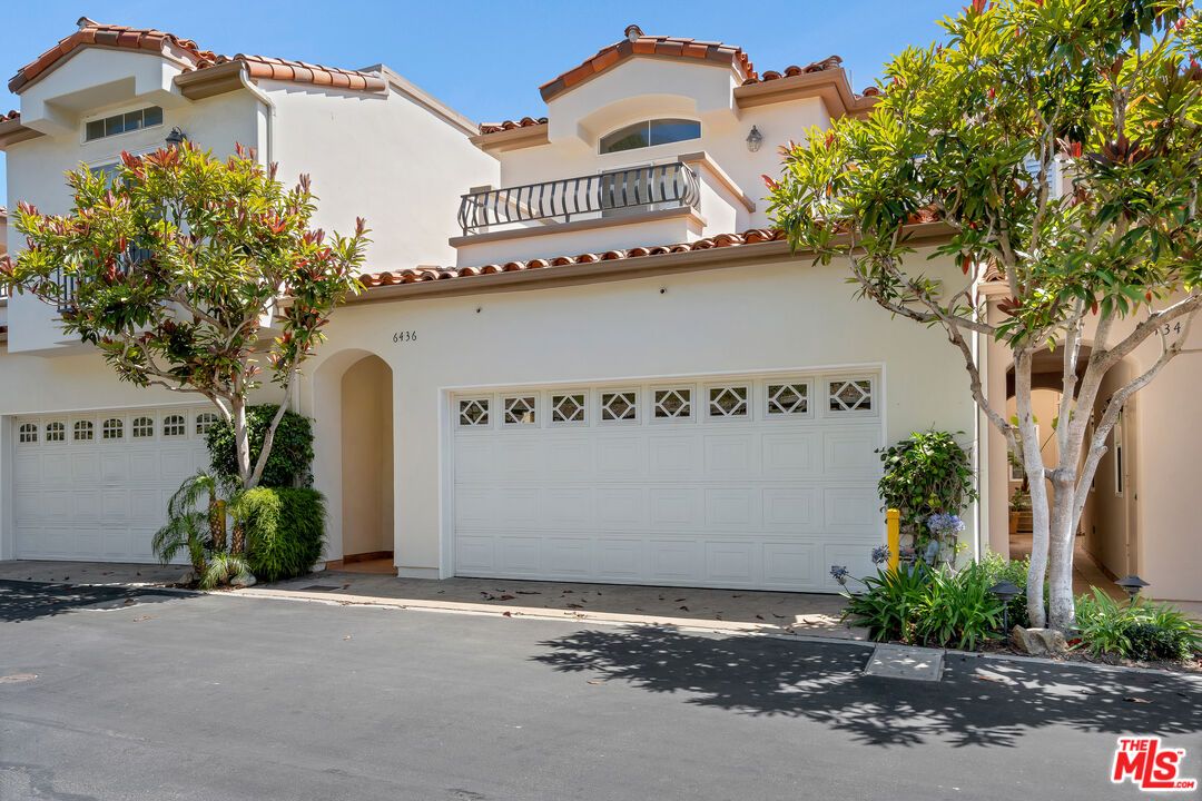 Attached, Exterior, Facade, Spanish Mediterranean