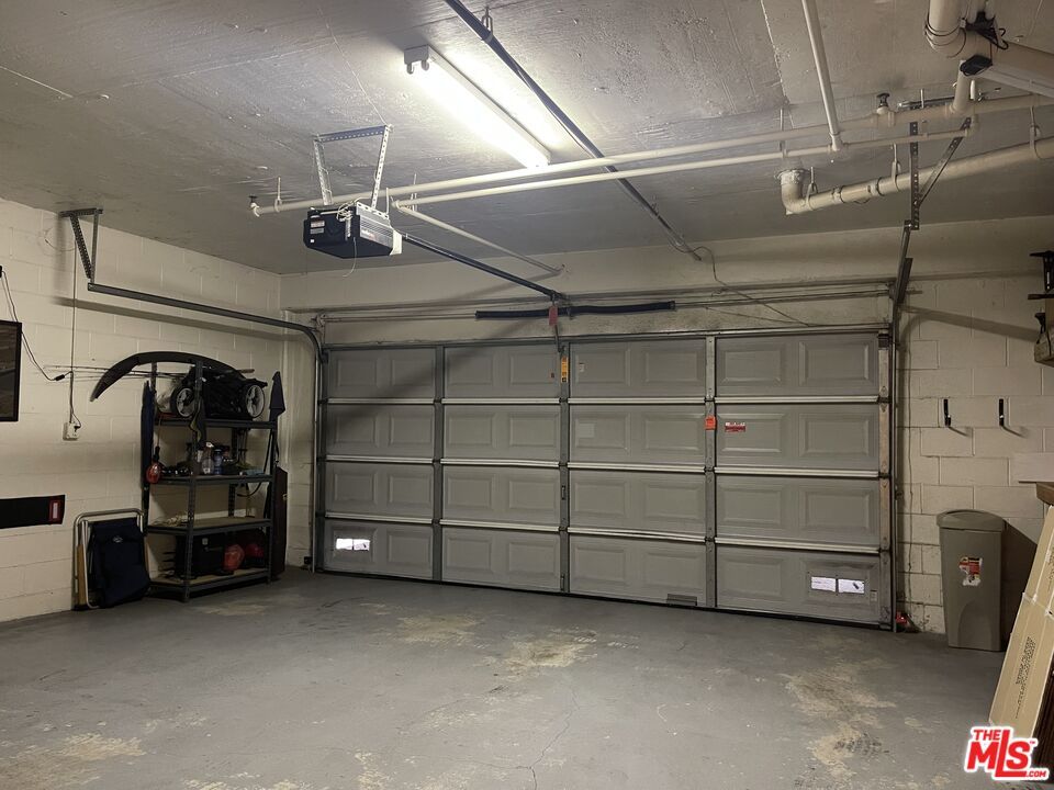 Garage, Interior