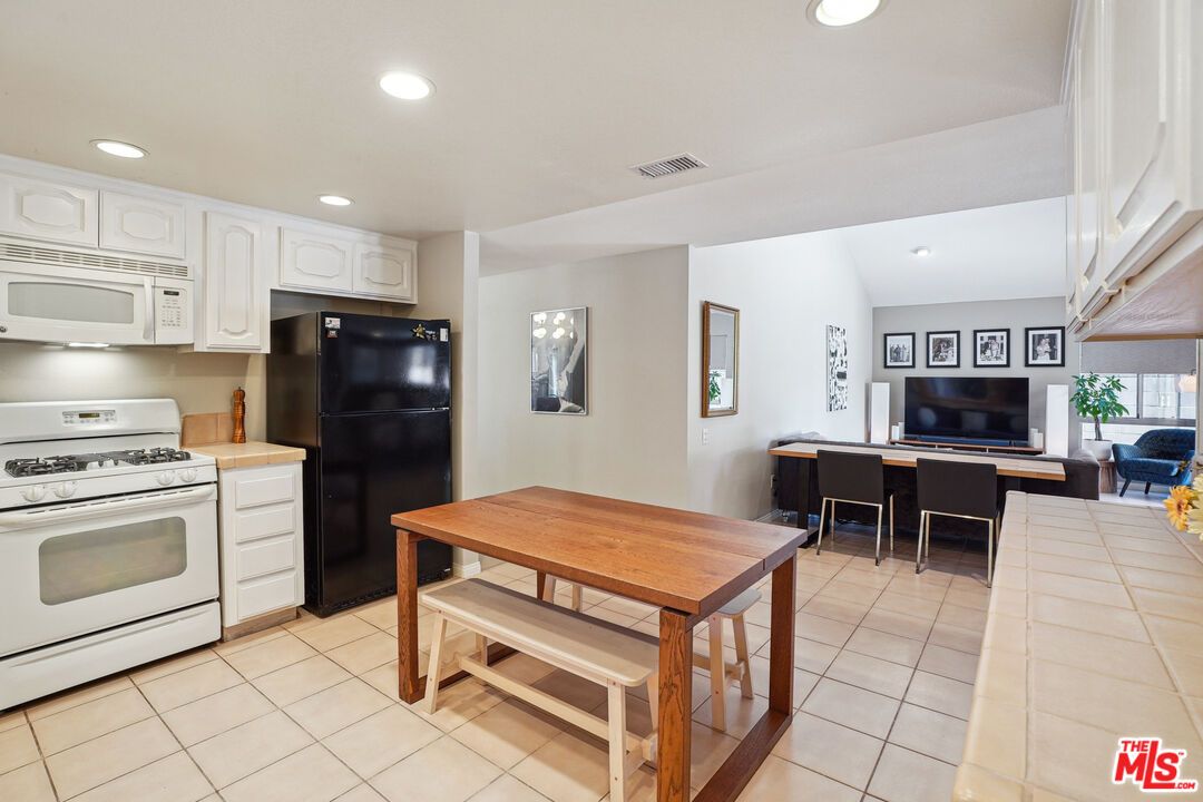 Dining room, Interior, Kitchen, Recessed Lighting