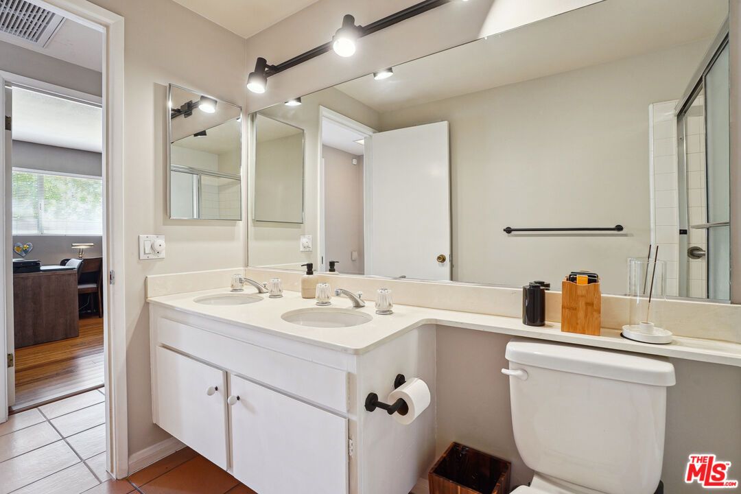 Bathroom, Dual Sink Vanities, Interior, Wood Texture Flooring