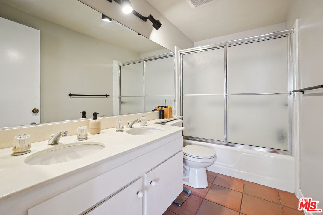 Bathroom, Dual Sink Vanities, Glass Shower, Interior