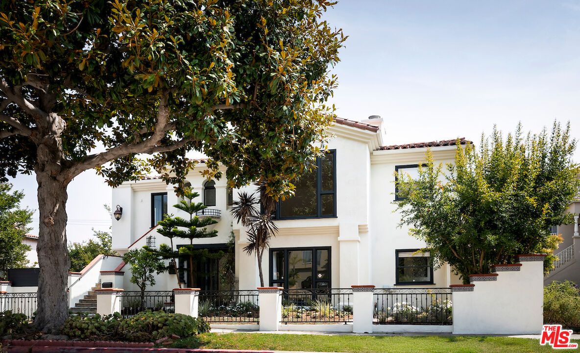 Exterior, Facade, Spanish Mediterranean