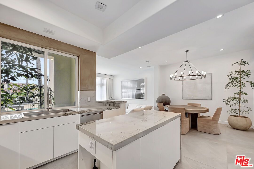 Chandelier, Dining room, Interior, Kitchen, Pendant Lights, Recessed Lighting