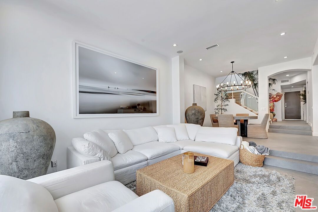 Dining room, Interior, Living room, Pendant Lights, Recessed Lighting