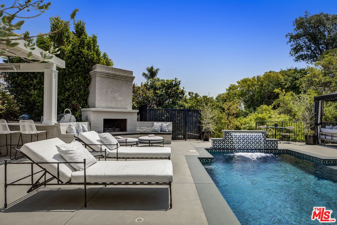 Exterior, Fireplace, Pool