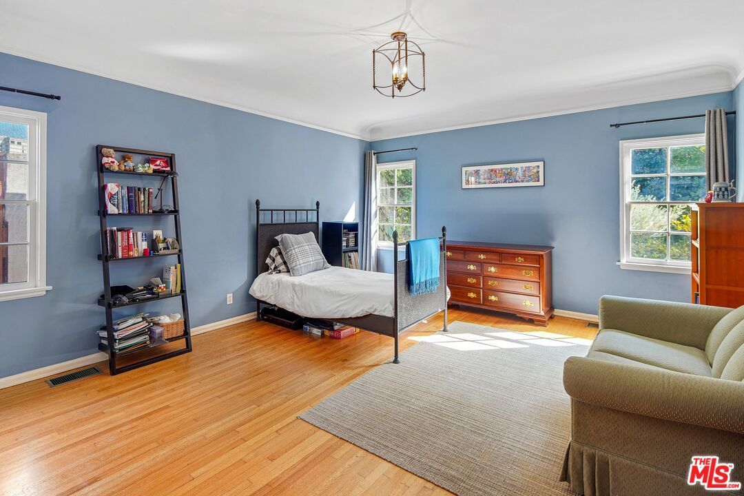 Bedroom, Interior, Pendant Lights, Wood Texture Flooring