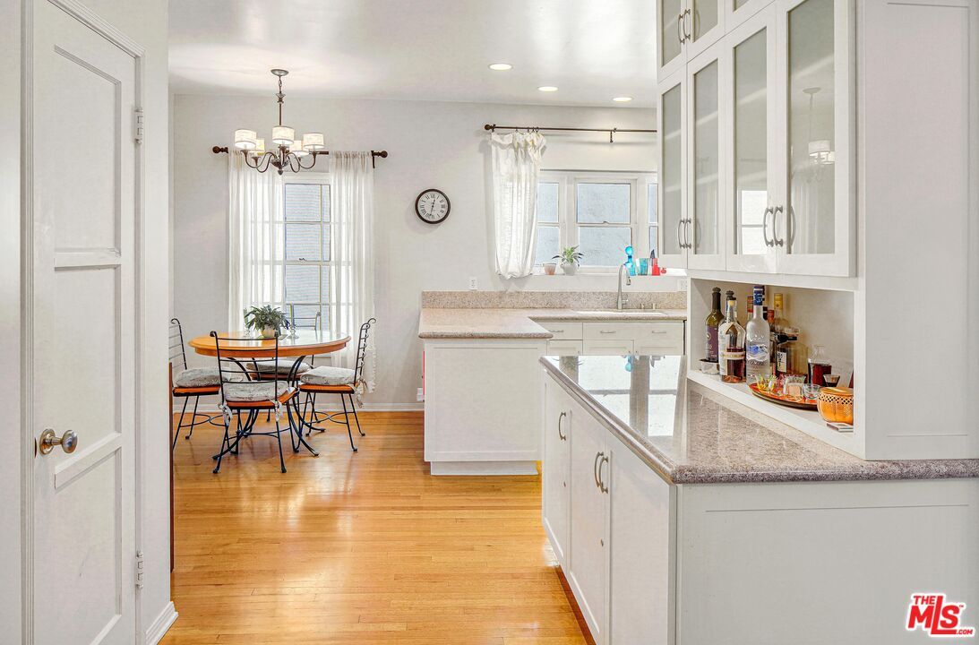 Chandelier, Dining room, Interior, Kitchen, Recessed Lighting, Wood Texture Flooring