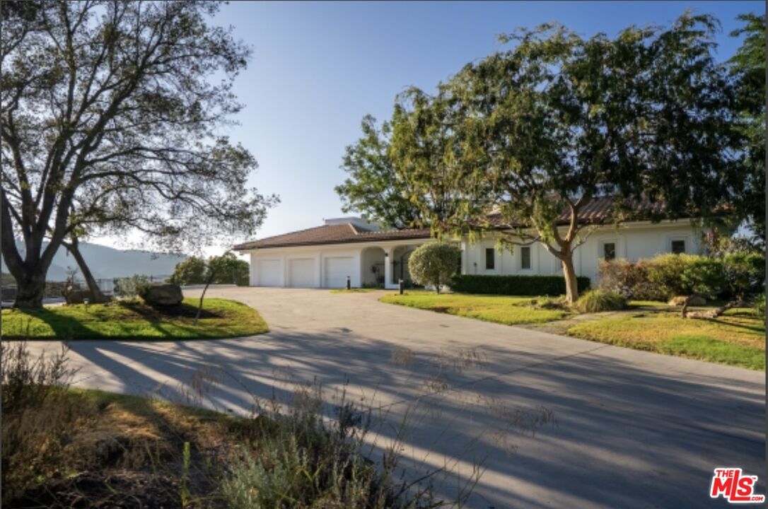 Attached, Backyard, Exterior, Facade, Ranch