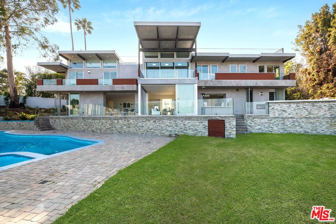Backyard, Exterior, Pool
