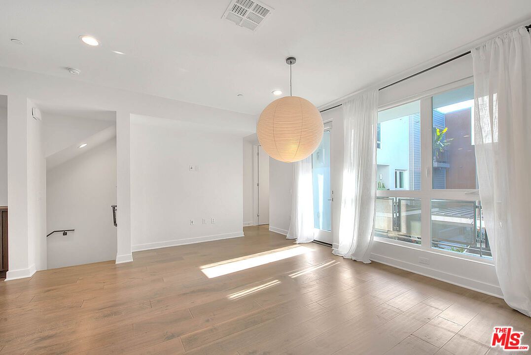 Empty room, Interior, Pendant Lights, Recessed Lighting, Wood Texture Flooring