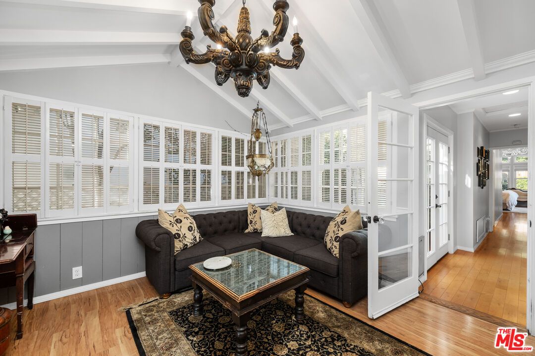 Chandelier, Interior, Living room, Recessed Lighting, Wood Texture Flooring