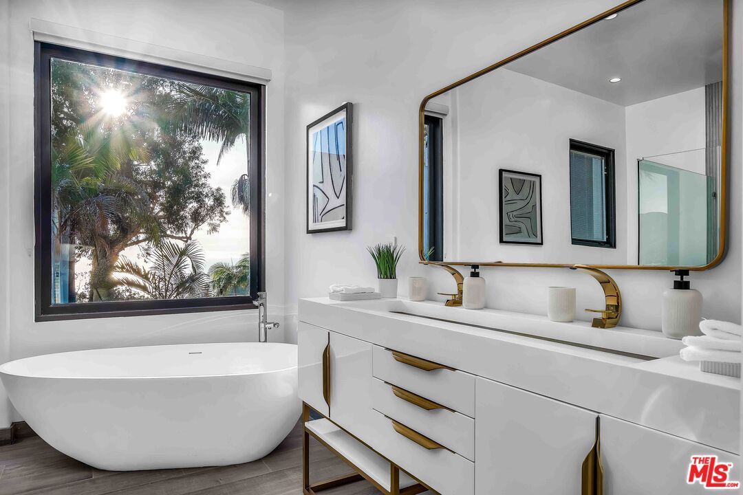 Bathroom, Dual Sink Vanities, Free Standing Baths, Interior, Recessed Lighting, Wood Texture Flooring