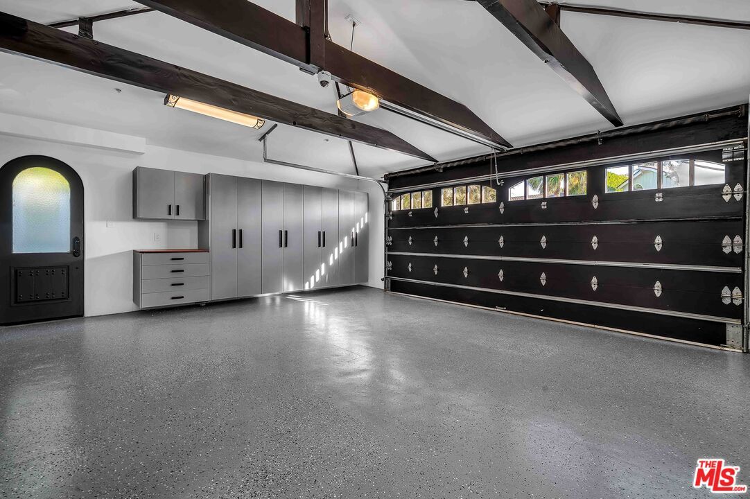 Garage, Interior