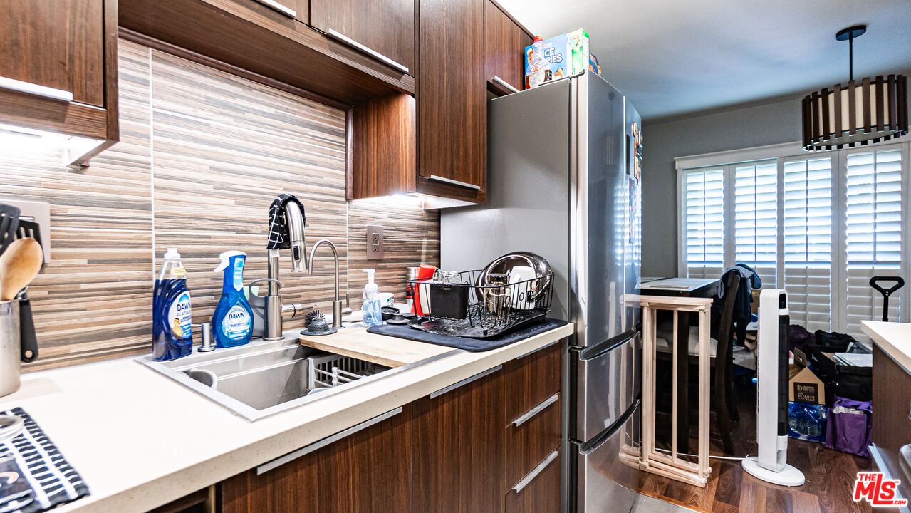 Interior, Kitchen, Pendant Lights, Wood Texture Flooring