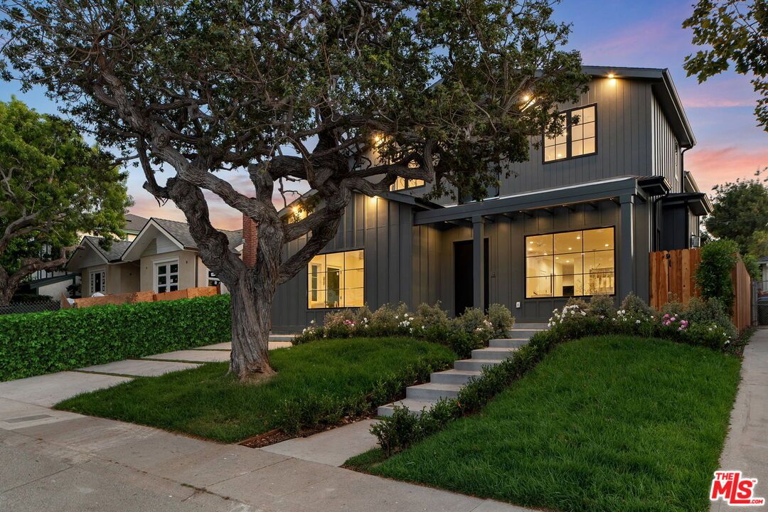 Backyard, Exterior, Facade, Farmhouse