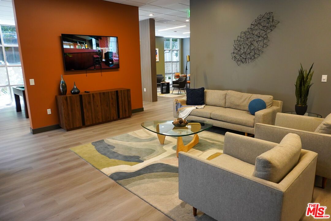 Dining room, Interior, Living room, Recessed Lighting, Wood Texture Flooring