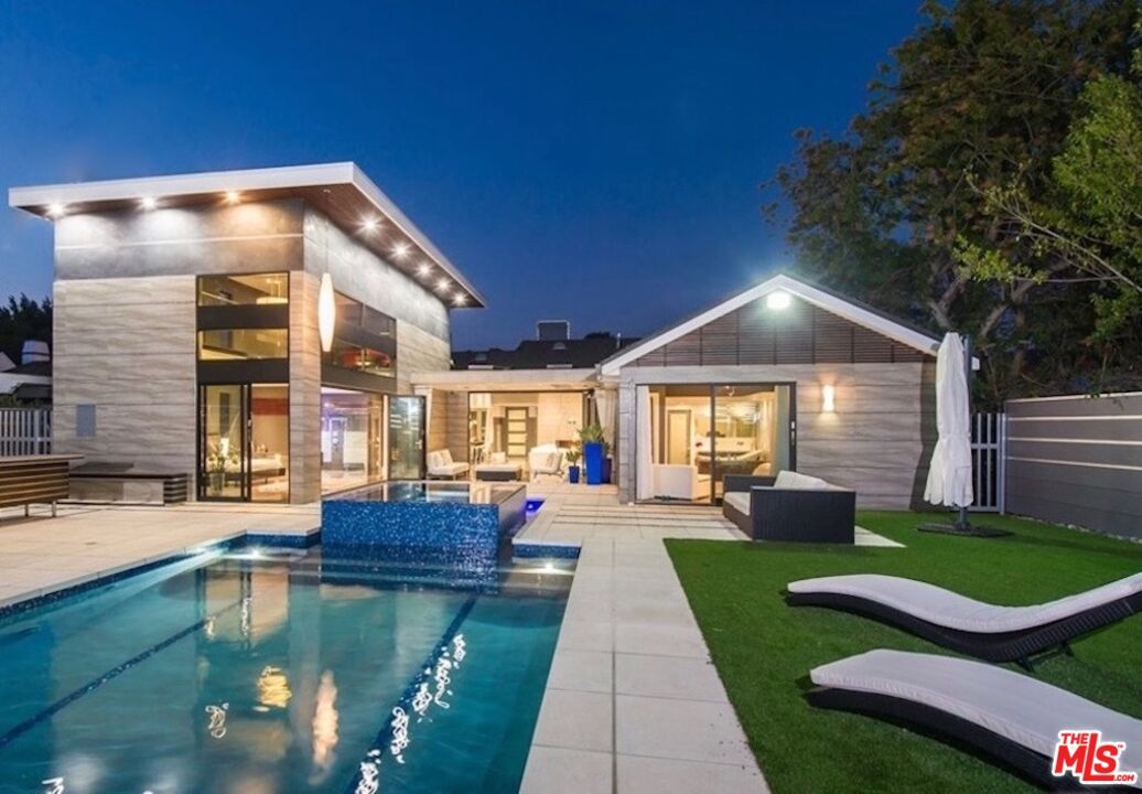 Backyard, Exterior, Pool
