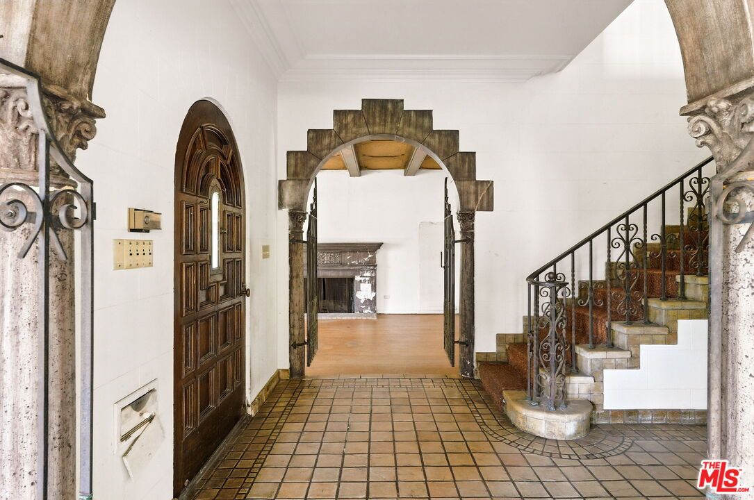 Fireplace, Interior