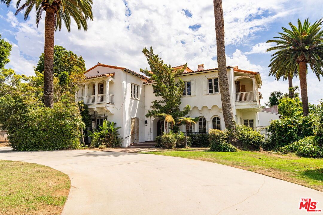 Backyard, Exterior, Facade, Spanish Mediterranean