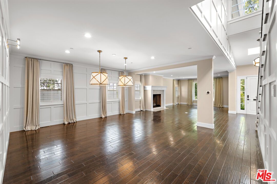 Empty room, Interior, Pendant Lights, Recessed Lighting, Wood Texture Flooring