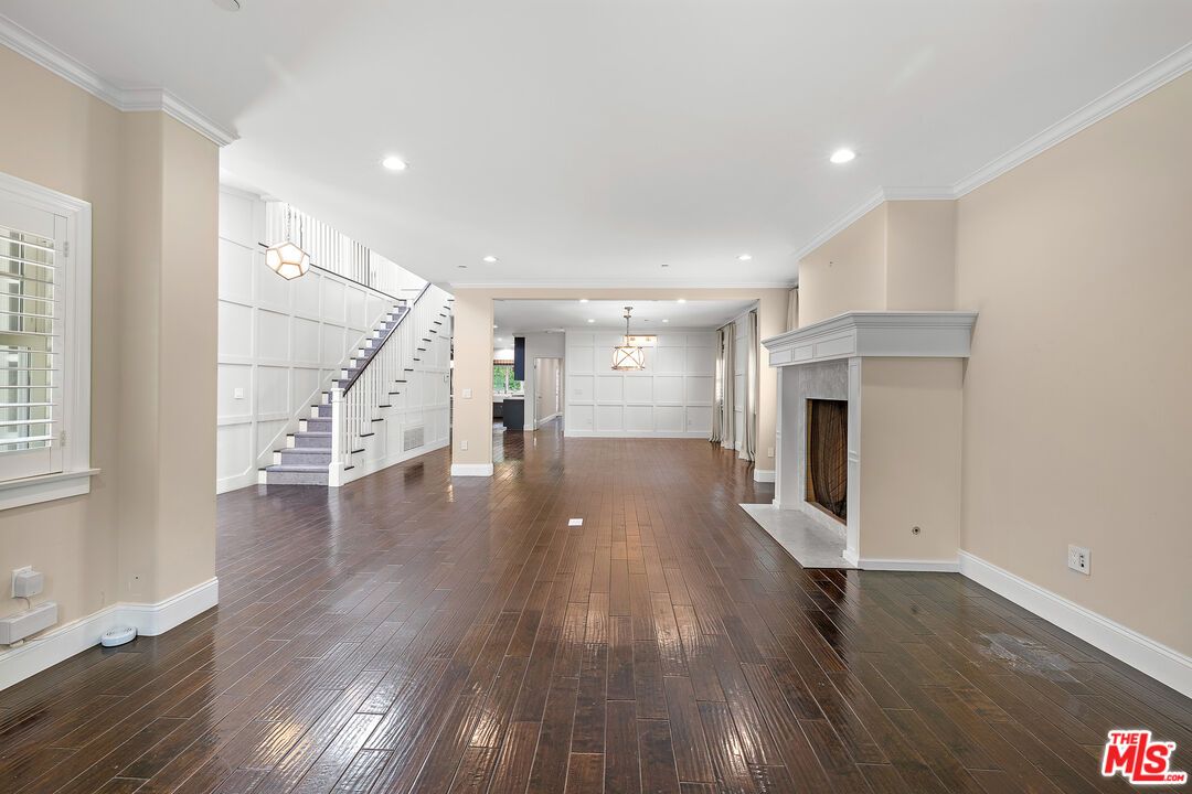 Chandelier, Fireplace, Interior, Pendant Lights, Recessed Lighting, Wood Texture Flooring