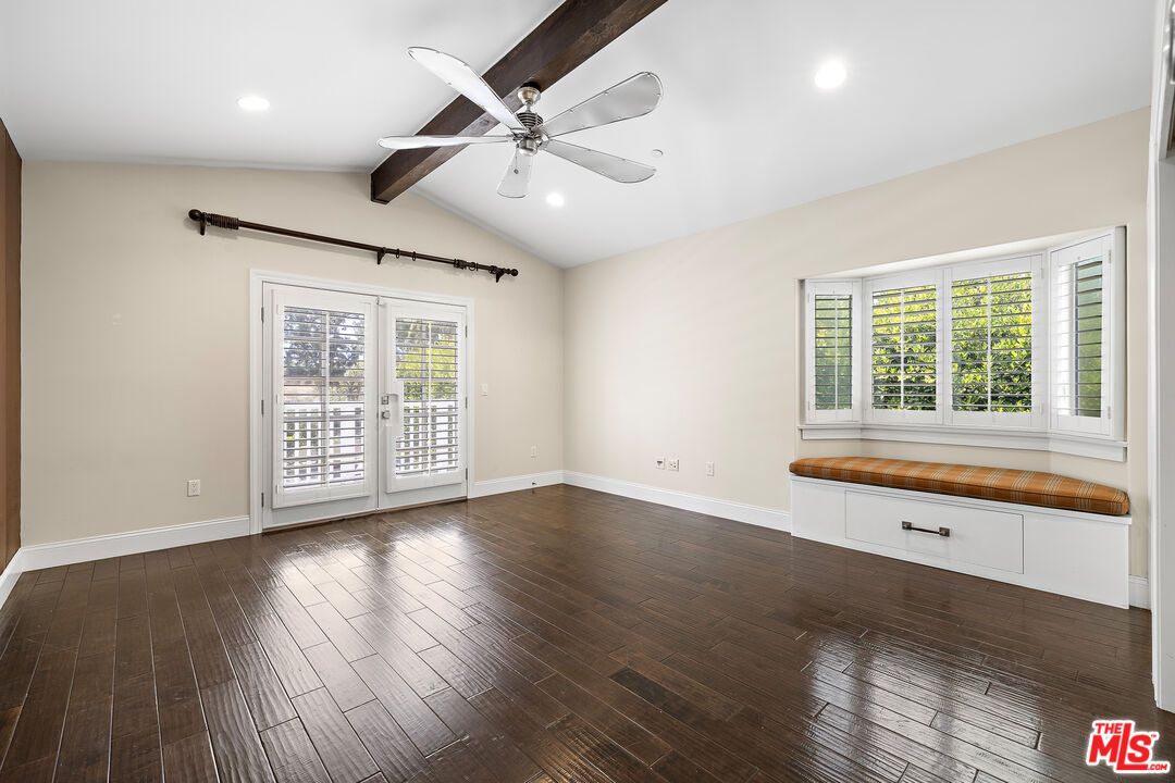 Empty room, Interior, Recessed Lighting, Wooden Beams, Wood Texture Flooring