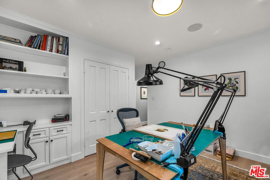 Home Office, Interior, Recessed Lighting, Wood Texture Flooring