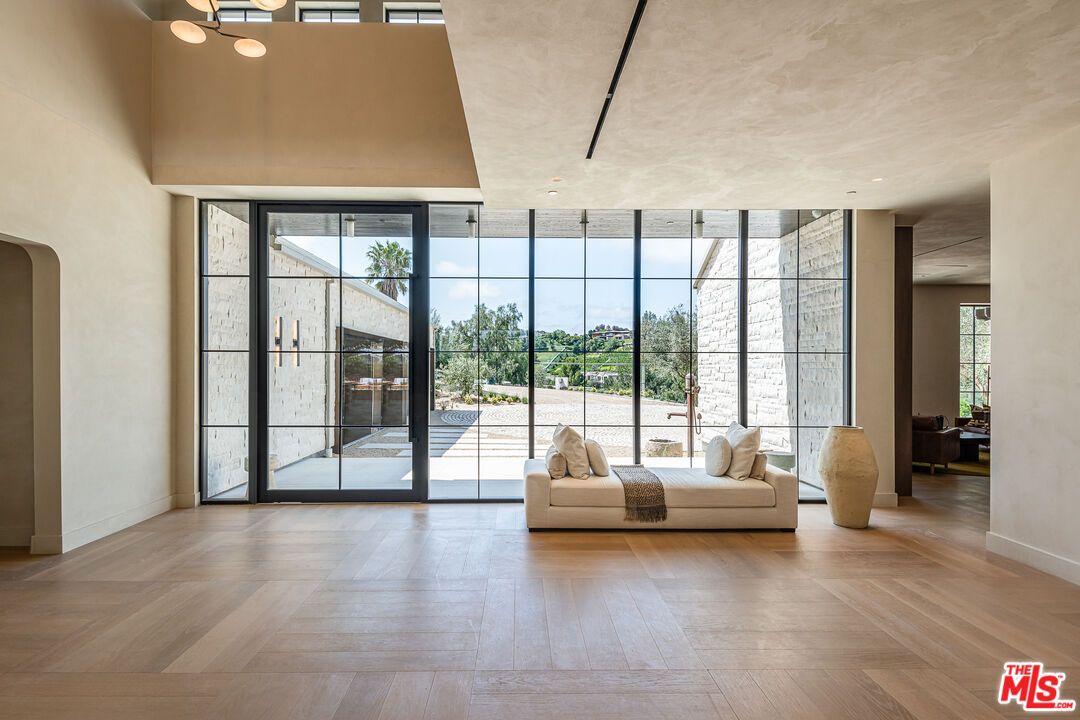 Interior, Pendant Lights, Recessed Lighting, Wood Texture Flooring
